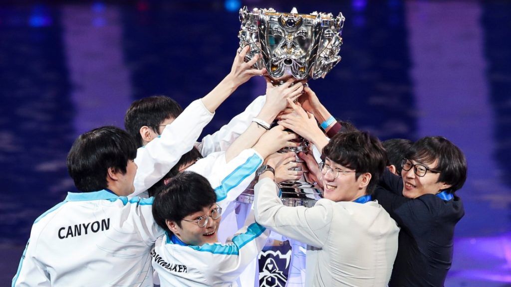 Damwon solleva la Summoners Cup ai Mondiali 2020