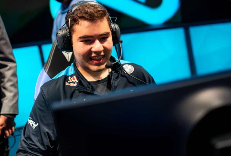Fudge smiling on LCS stage for Cloud9